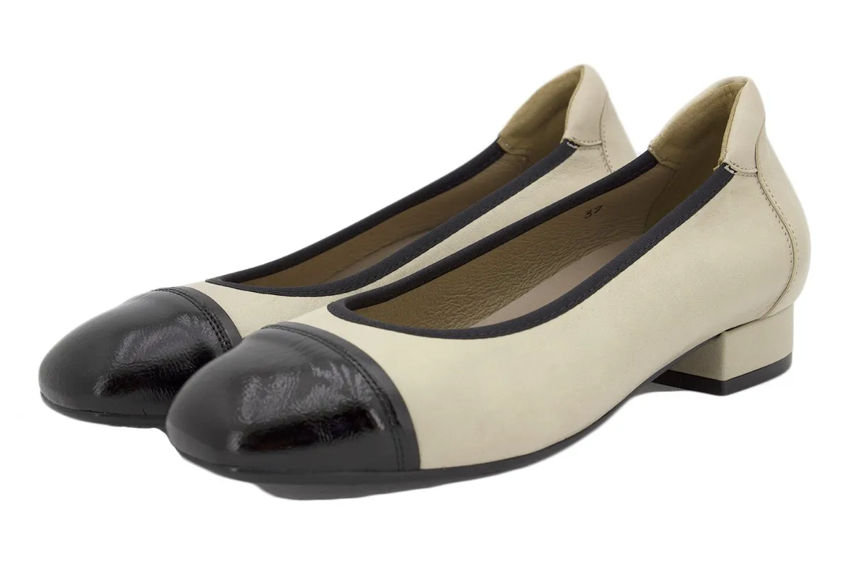 Black Patent Flat shoe