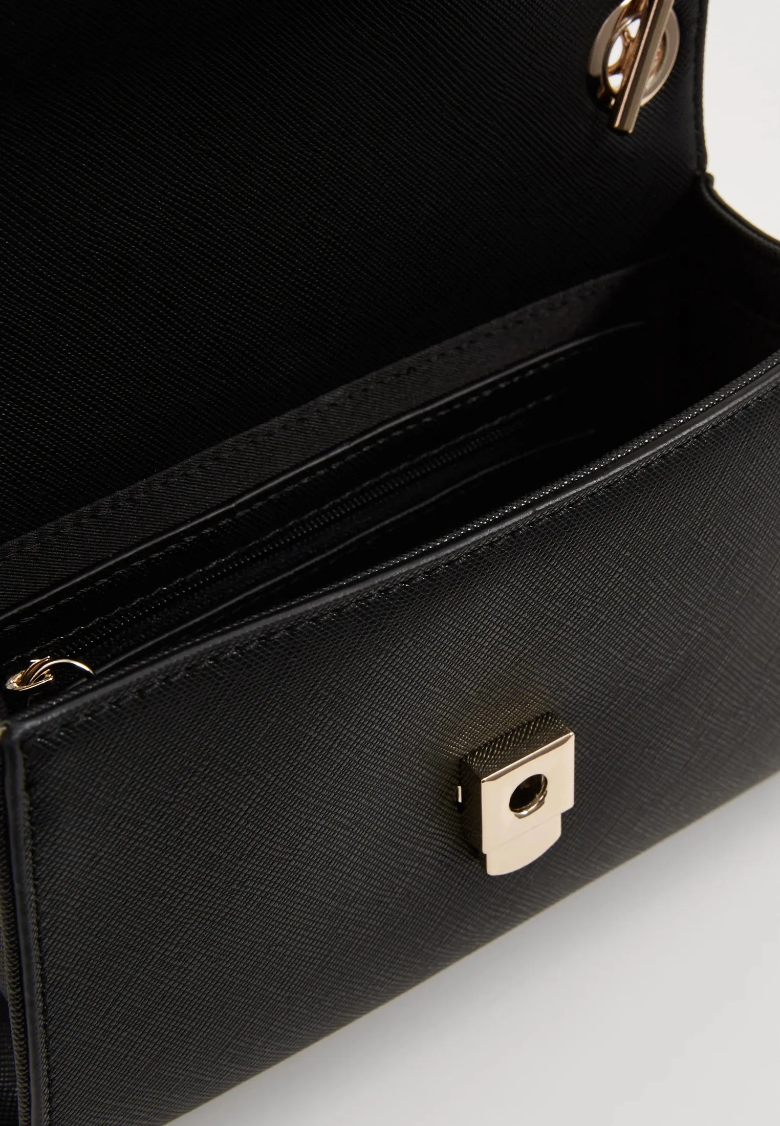 BOLSO VALENTINO  VBS1R403G NEGRO