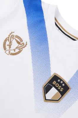 Camiseta para niños con ilustración en tono degradado y detalles de logotipo