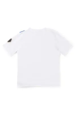 Camiseta para niños con ilustración en tono degradado y detalles de logotipo