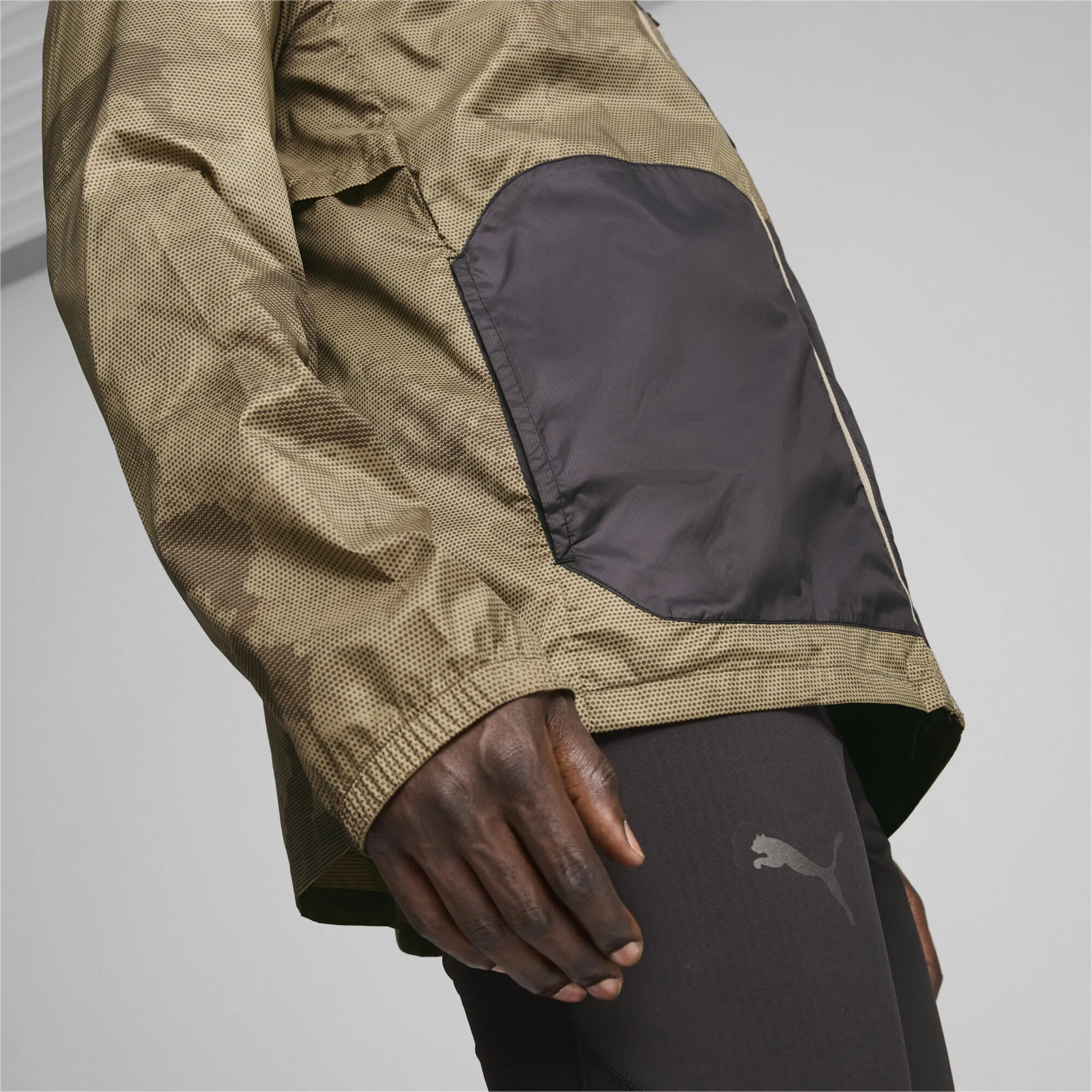 Chaqueta deportiva 'Seasons' PUMA en Caqui, Oliva