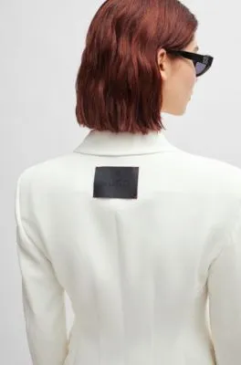 Chaqueta slim fit de tejido elástico