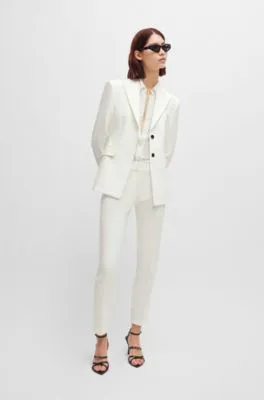Chaqueta slim fit de tejido elástico