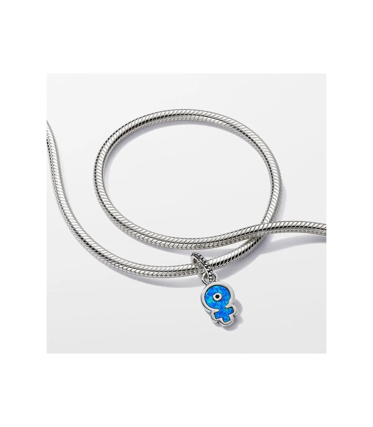 CHARM PANDORA COLGANTE OPALESCEDNTE DE MUJERES PODEROSAS  793181C01