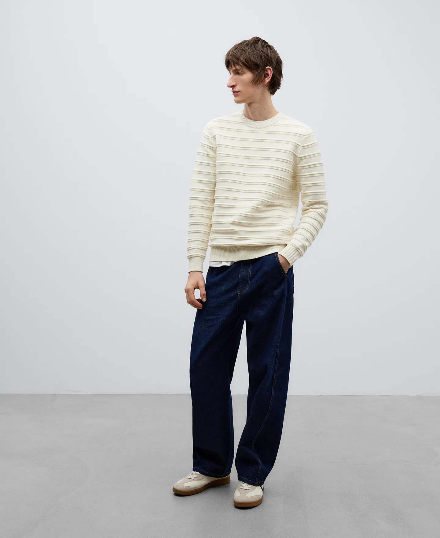 Cotton crew collar sweater man