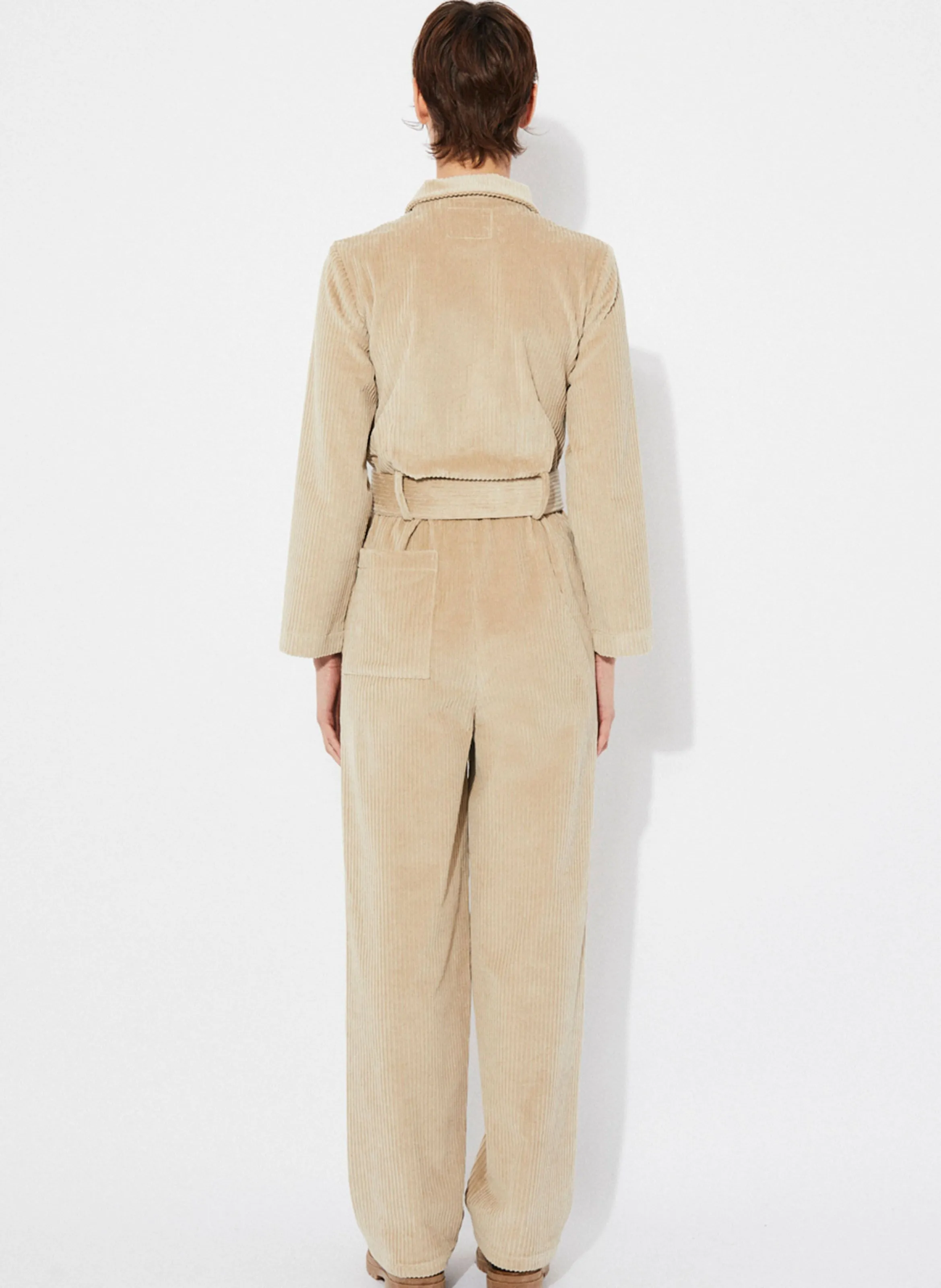 CRISTALL  MONO DE MEZCLA DE ALGODóN CON CUELLO CLáSICO EN BEIGE