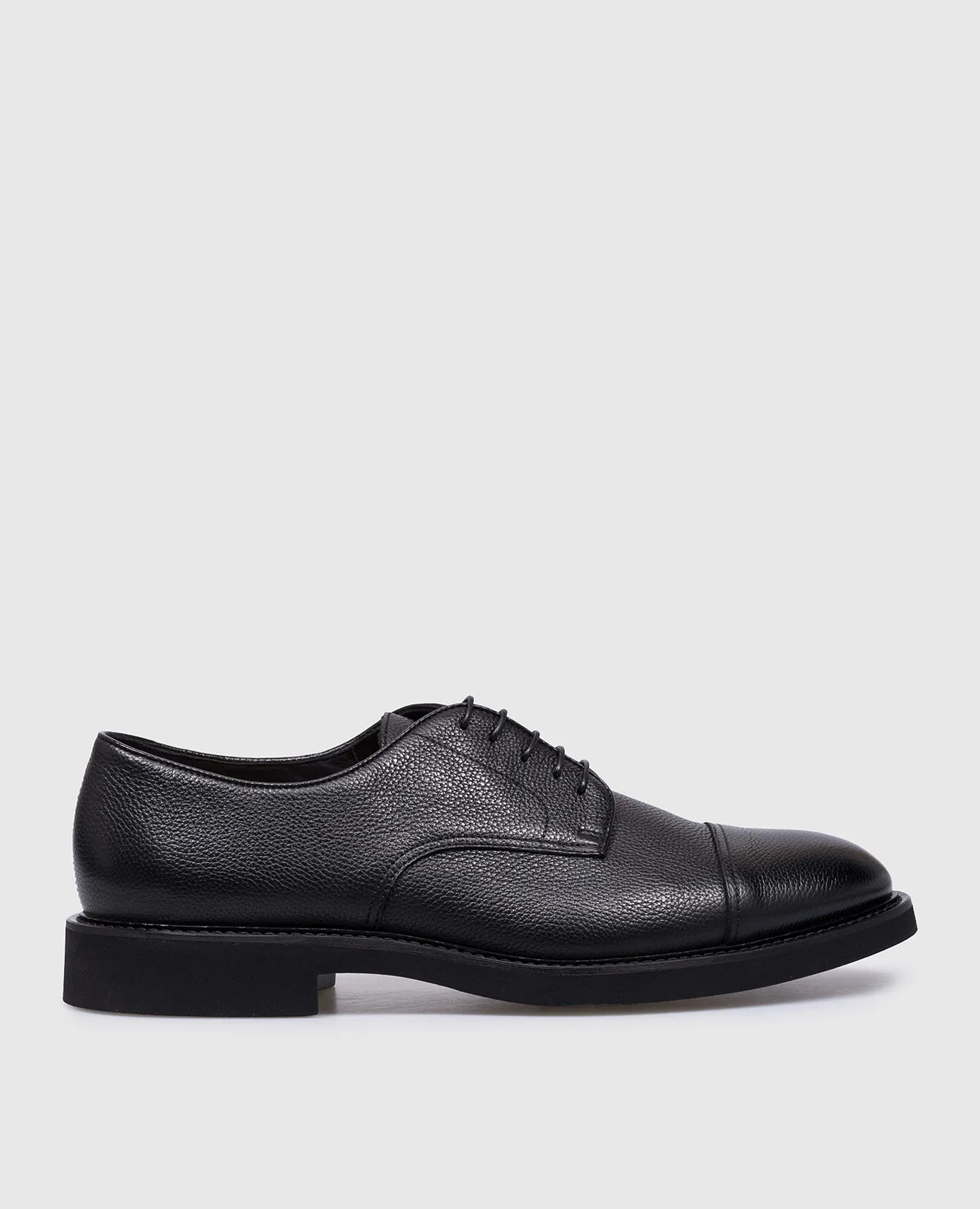 Doucal's Black leather derbies