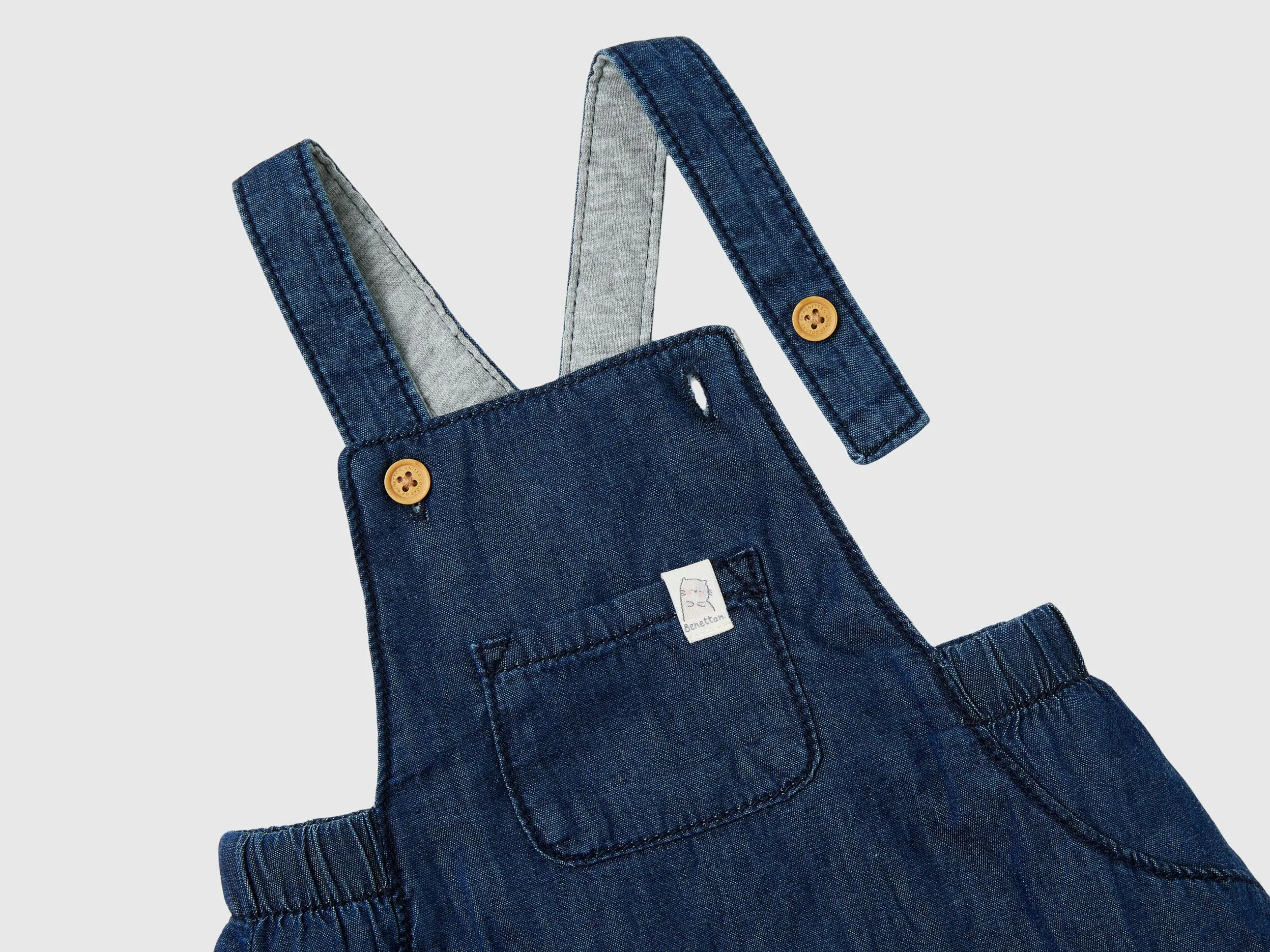 Falda peto en chambray