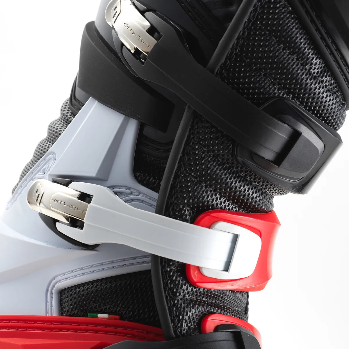 GXJ  BLACK/RED