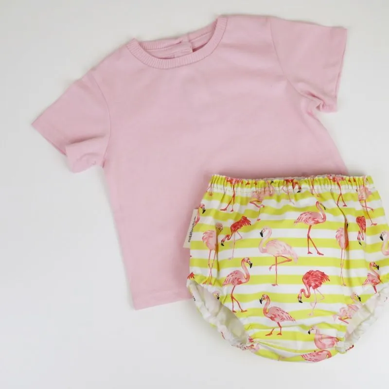 Lookbook cubrepañal flamencos yellow