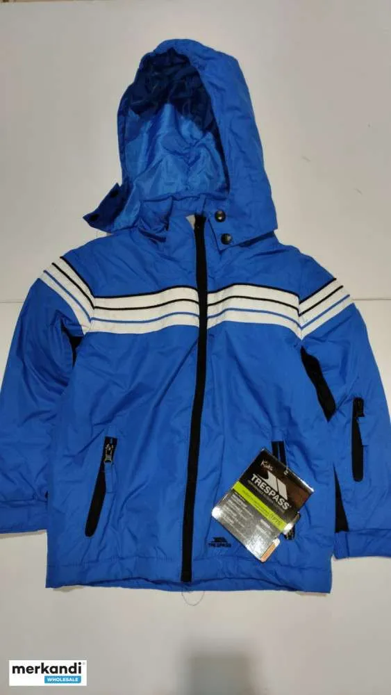 Lote de Ropa Infantil de Temporada: Variedad y Calidad para Niños