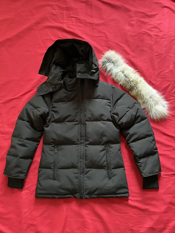 Mujeres Puffer Coat Down Jacket Femme Outdoor Jassen Prendas de abrigo Real Coyote Fur Designer Warm Hooded Windproof Impermeabl