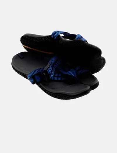 Nike Chancla bicolor detalle tiras