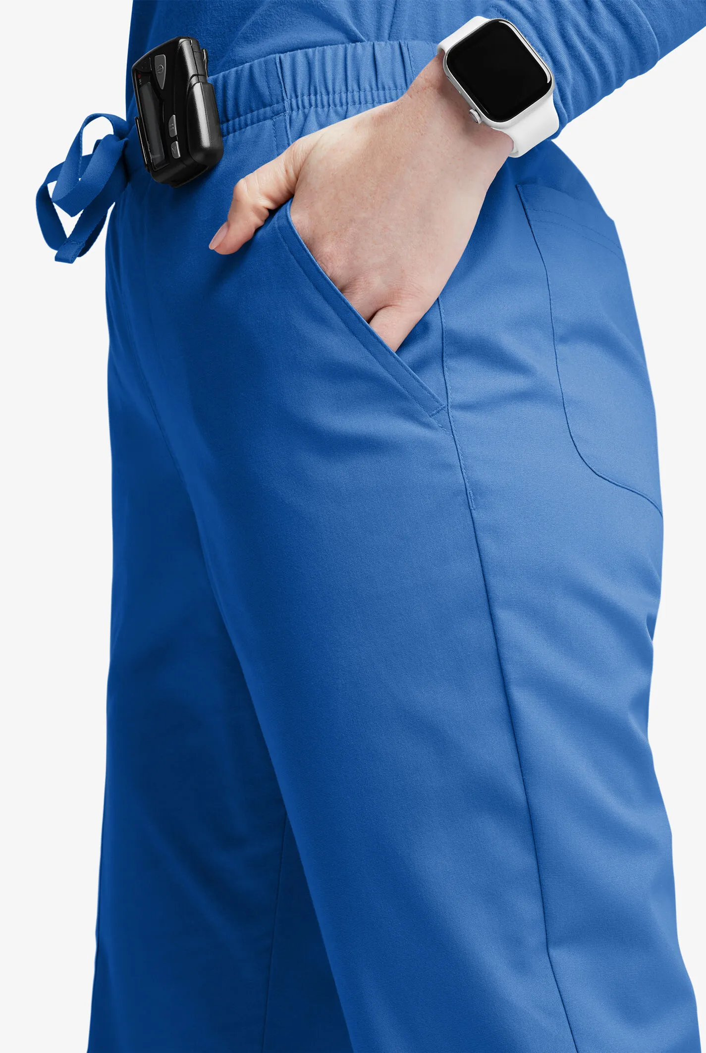 PANTAL&OACUTE;N M&EACUTE;DICO BUTTERSOFT ORIGINALS PETITE DE TIRO MEDIO CON PIERNAS ACAMPANADAS Y 6 BOLSILLOS PARA MUJER