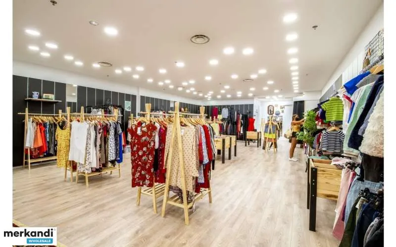 PAQUETE DE ROPA USADA PARA ADULTOS, NIñOS Y BEBéS  3267 UNIDADES