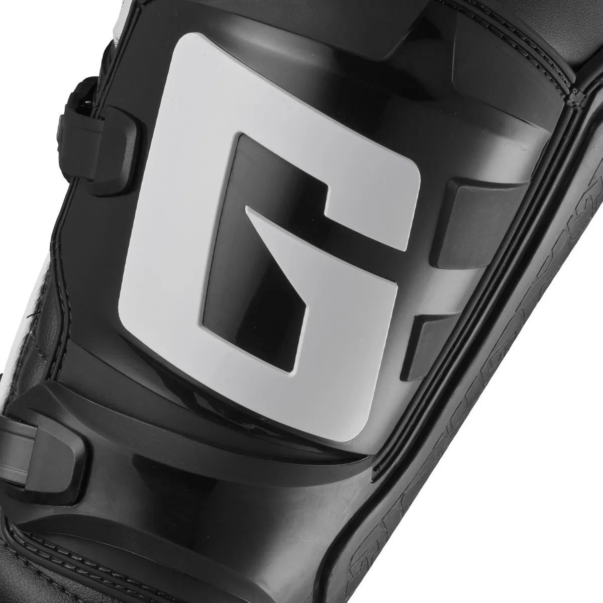 SG10  BLACK