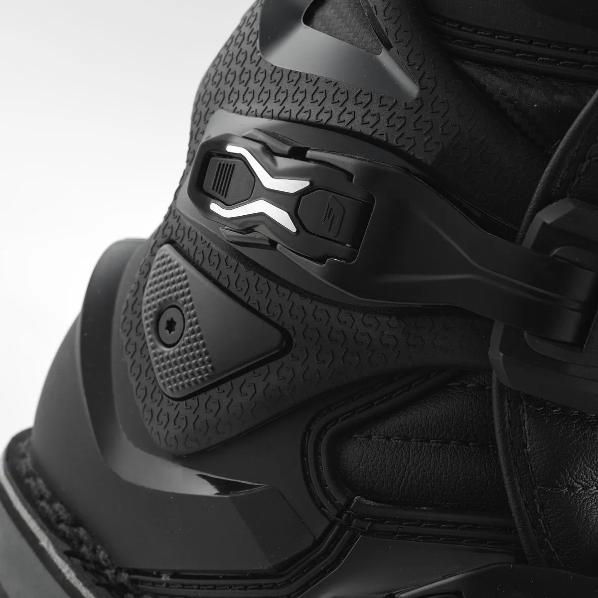 SG22  BLACK