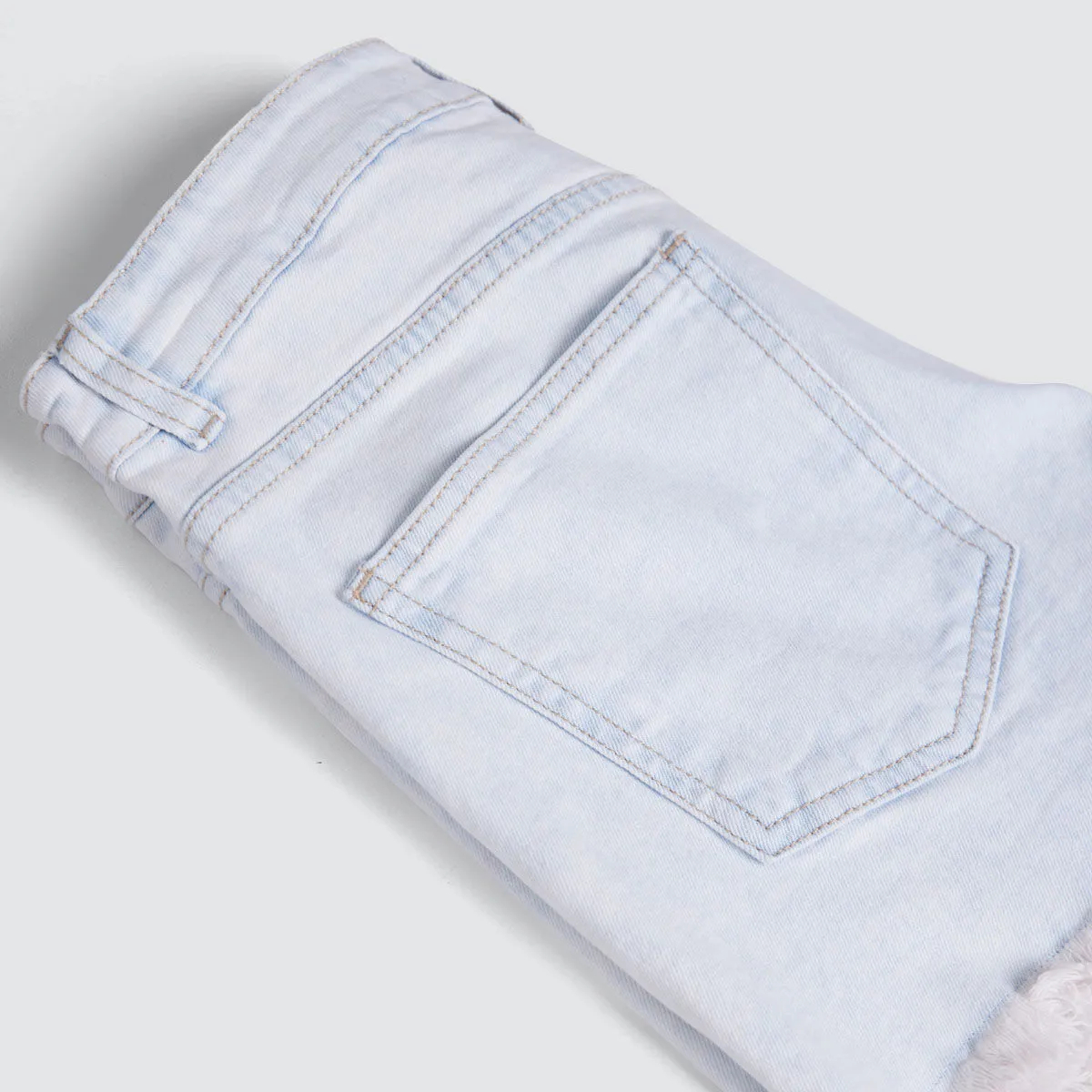 Short En Denim Con Desflecados