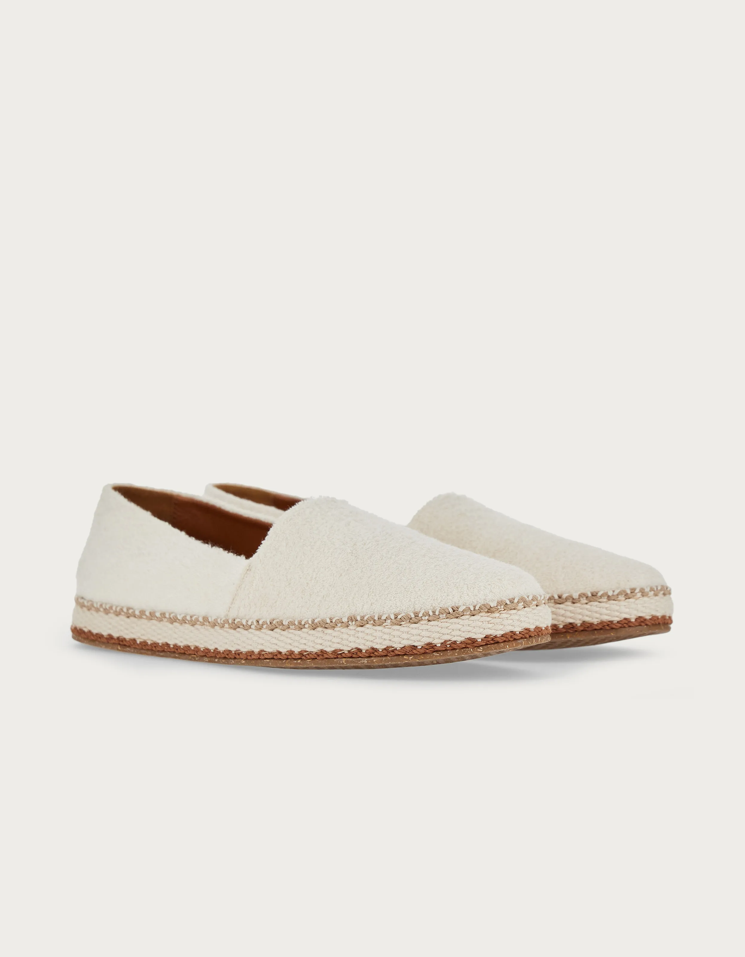 SLIPON DE ALGODóN CON CINTA APLICADA Y EFECTO ESPONJA EN BLANCO 