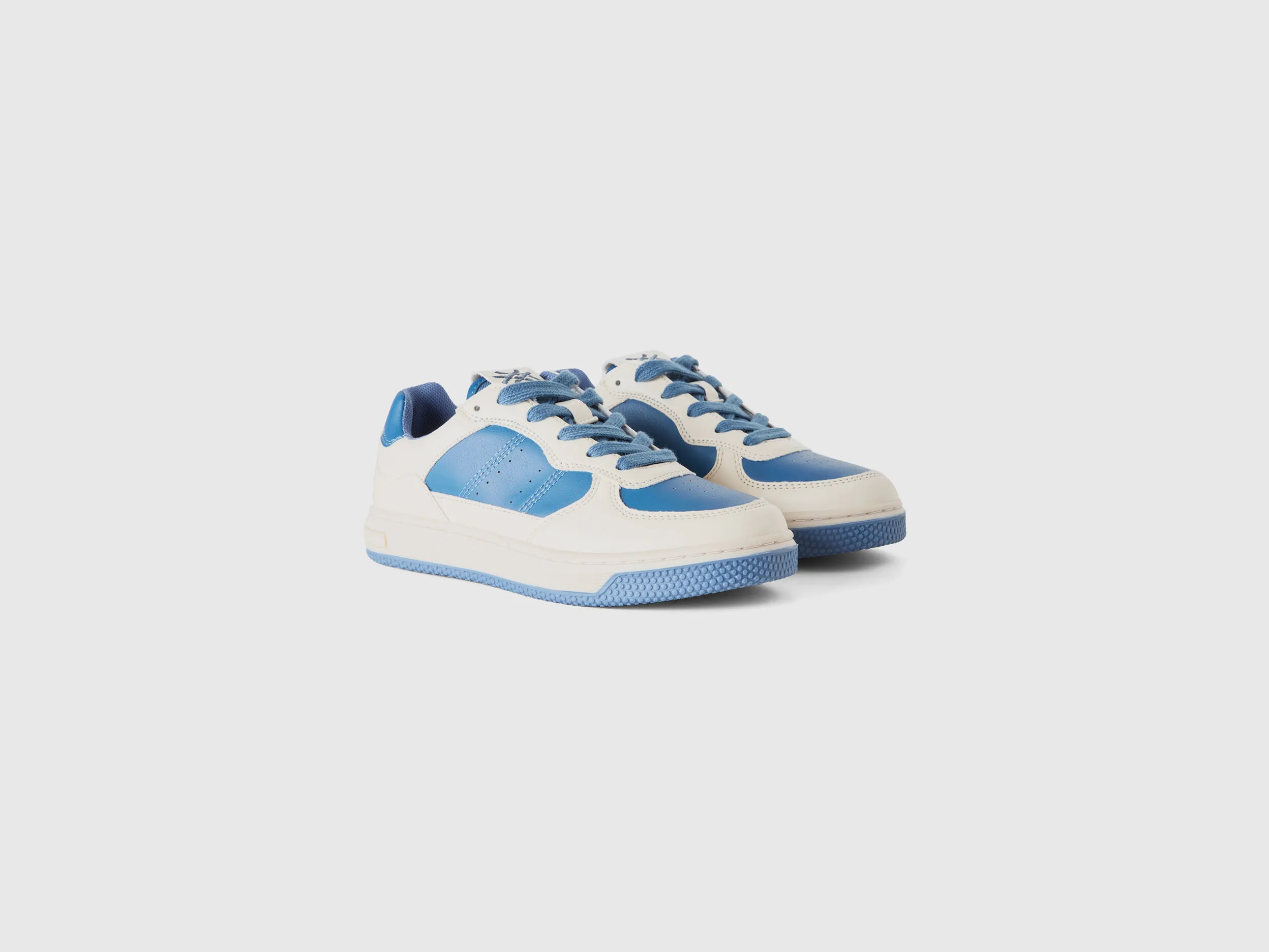 Sneakers bajas en tela de efecto piel