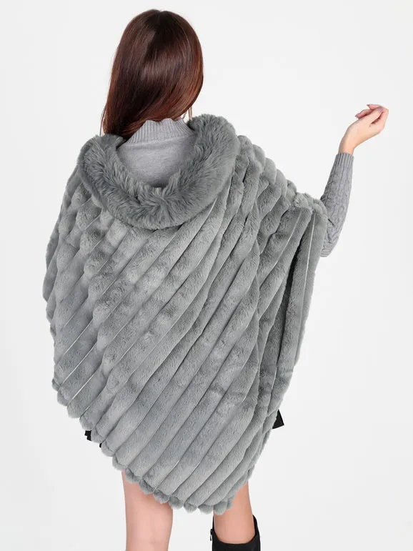 Solada Poncho de pelo sintético para mujer.