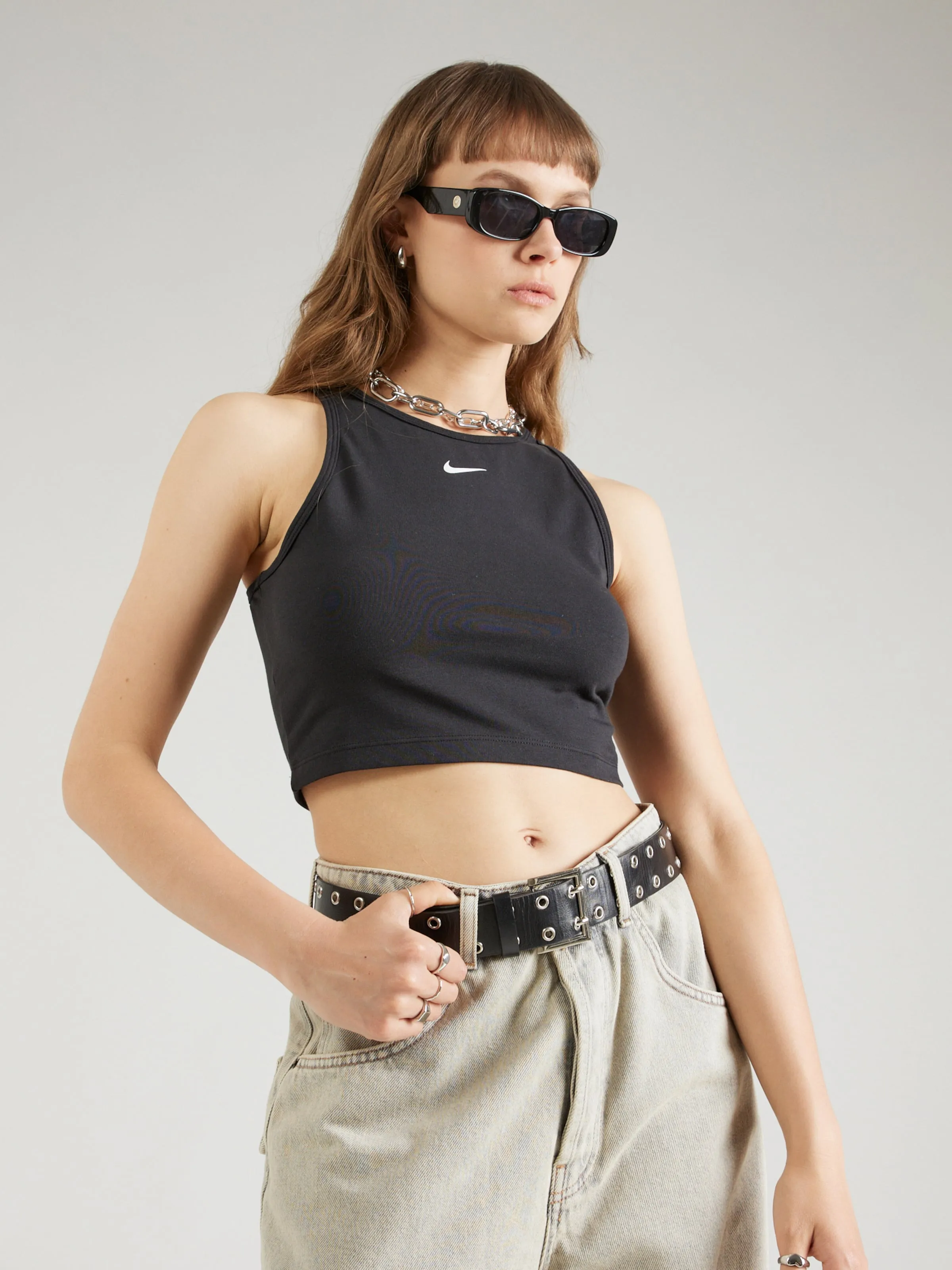 Top Nike Sportswear en Negro
