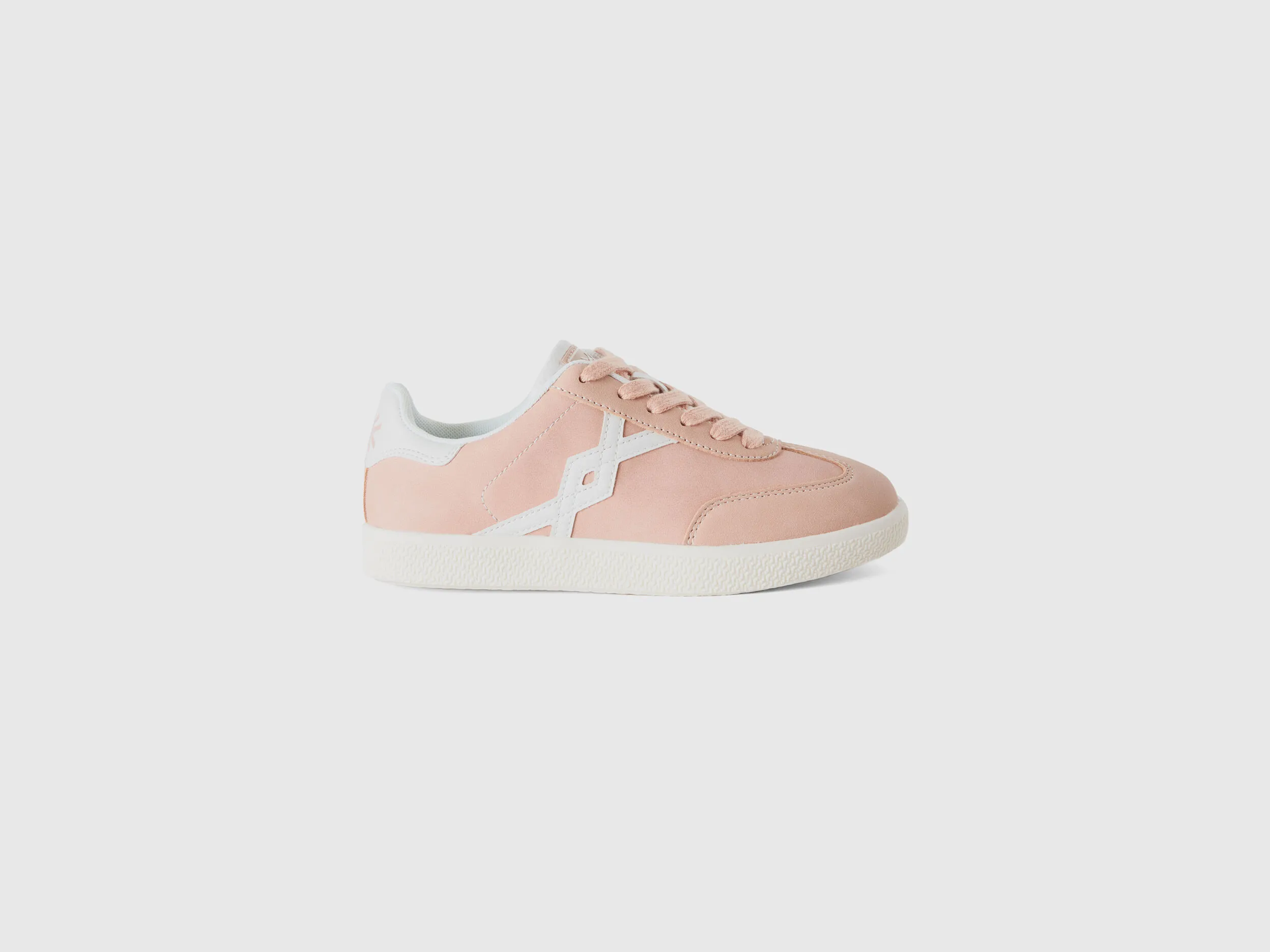 Zapatillas con efecto piel