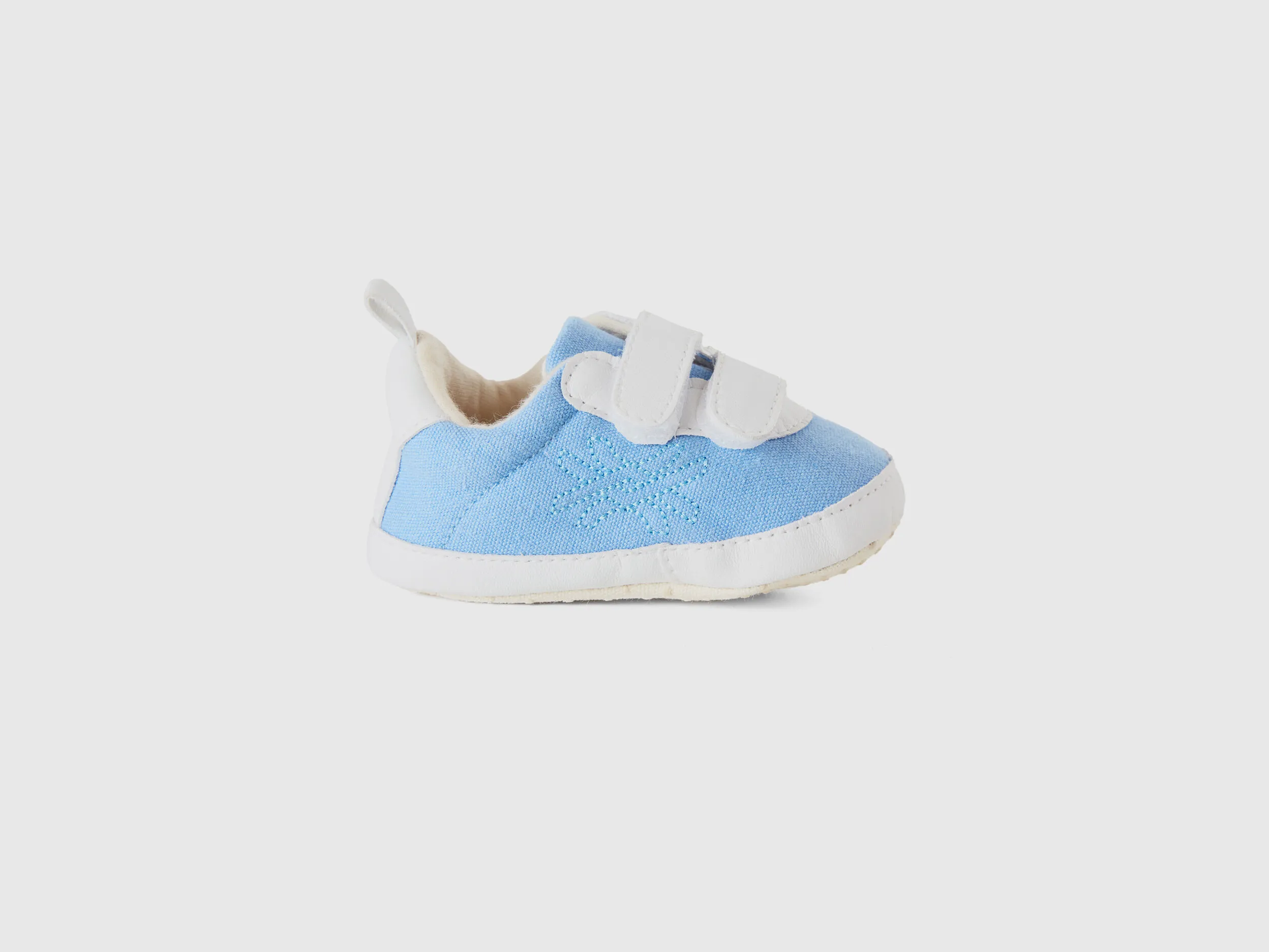 Zapatillas de bebé de tela