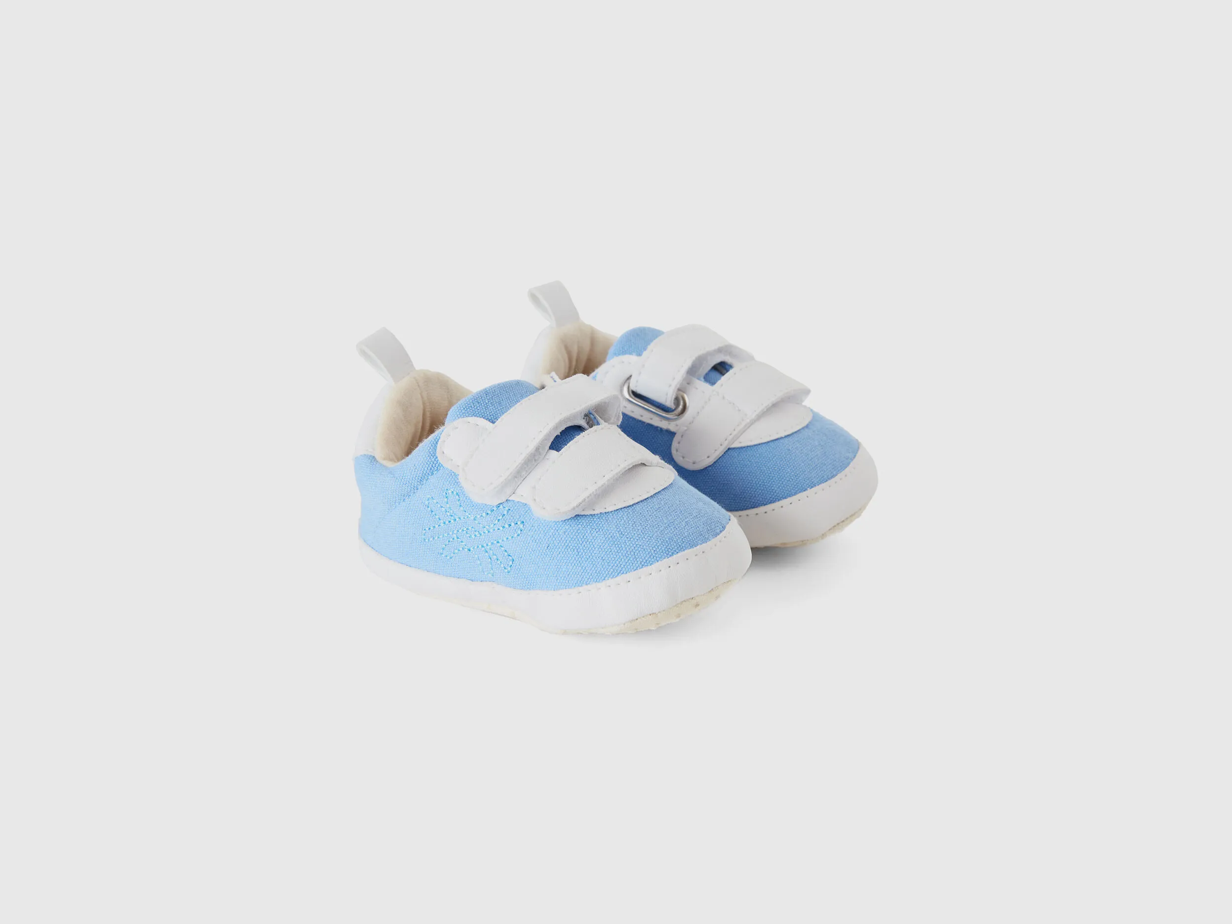 Zapatillas de bebé de tela